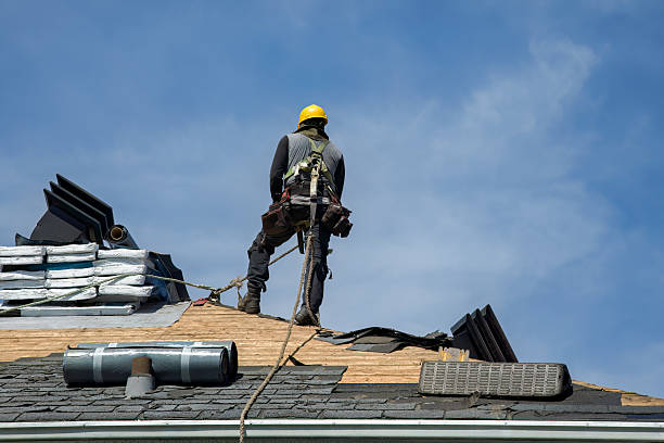 Professional Gutter Installation technician working in Maine, WI